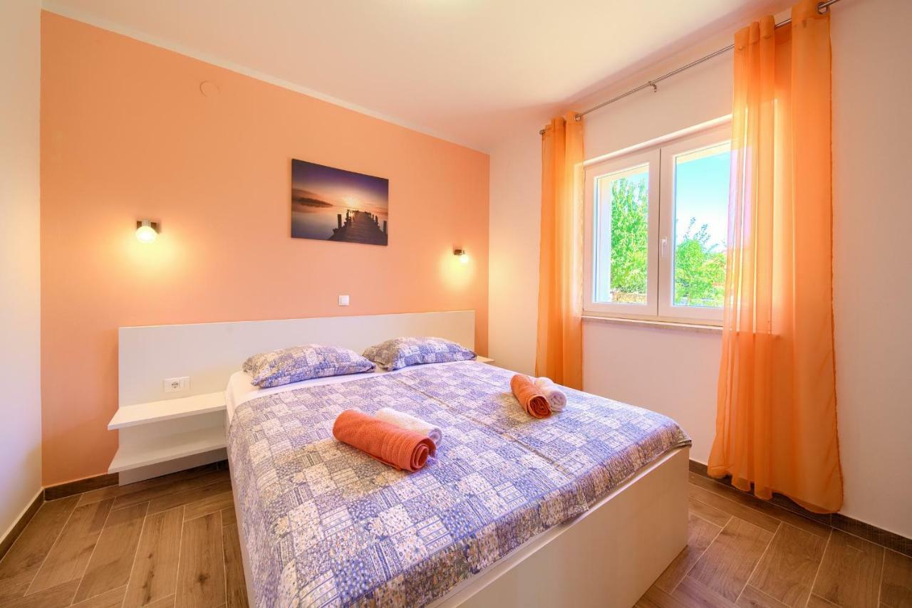 Stela Apartment Pinezici  Luaran gambar