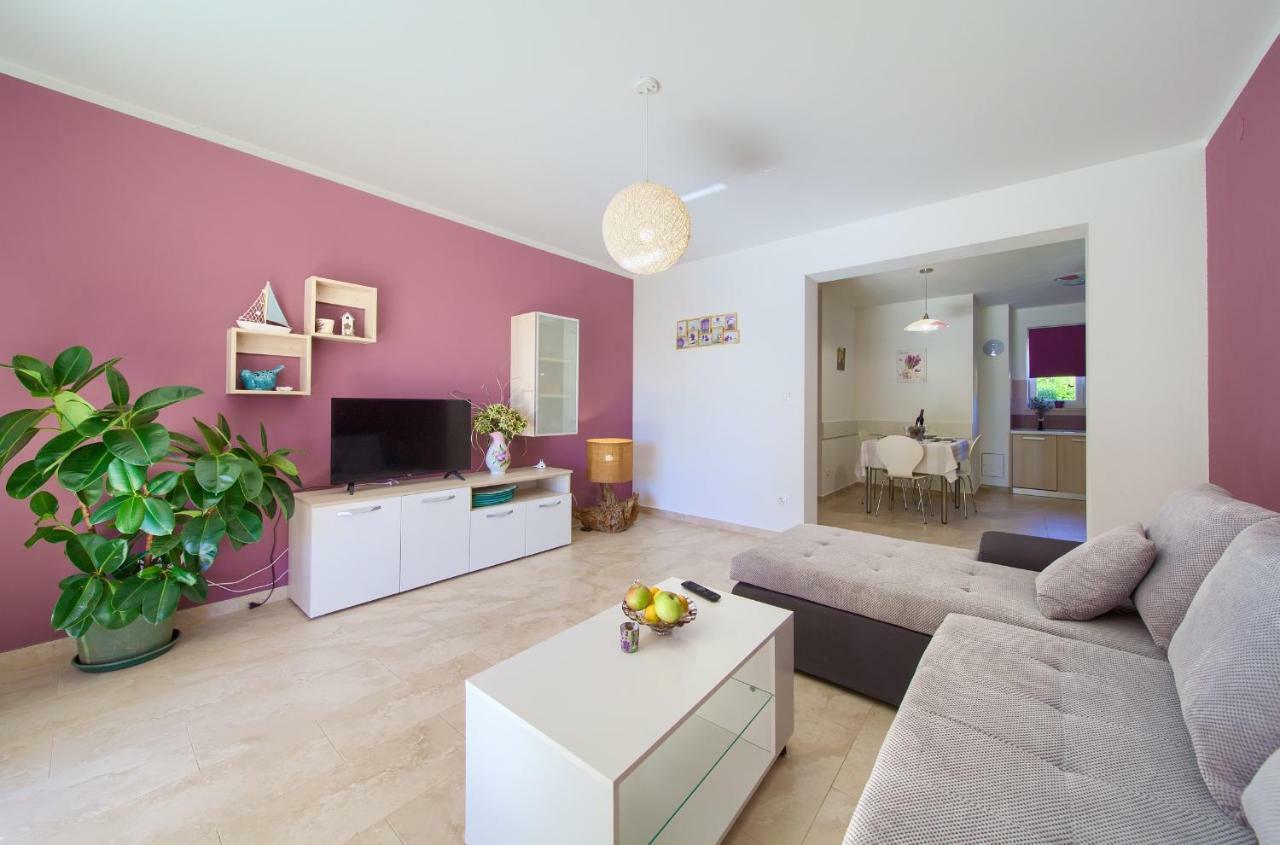 Stela Apartment Pinezici  Luaran gambar