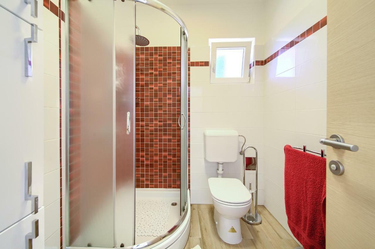 Stela Apartment Pinezici  Luaran gambar